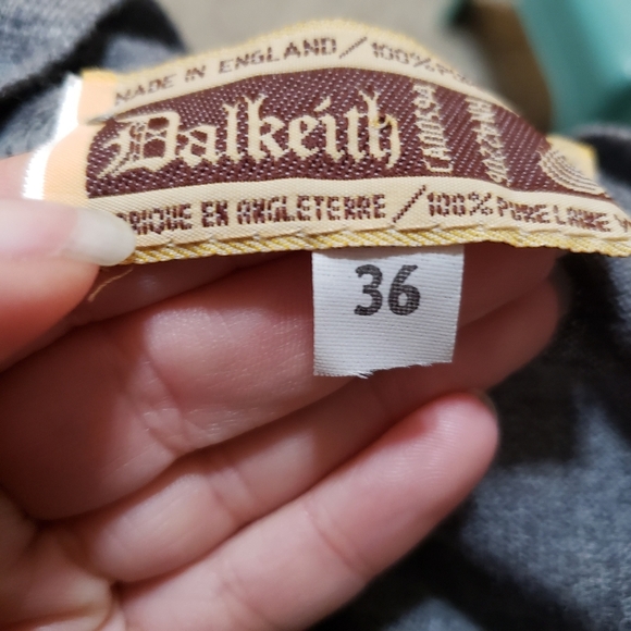 Dalkeith made in England 100% Pure Virgin wool V Neck Sweater w/ Tie Det… - Picture 8 of 10